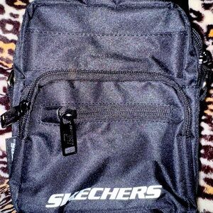 Sketchers hatch crossbody